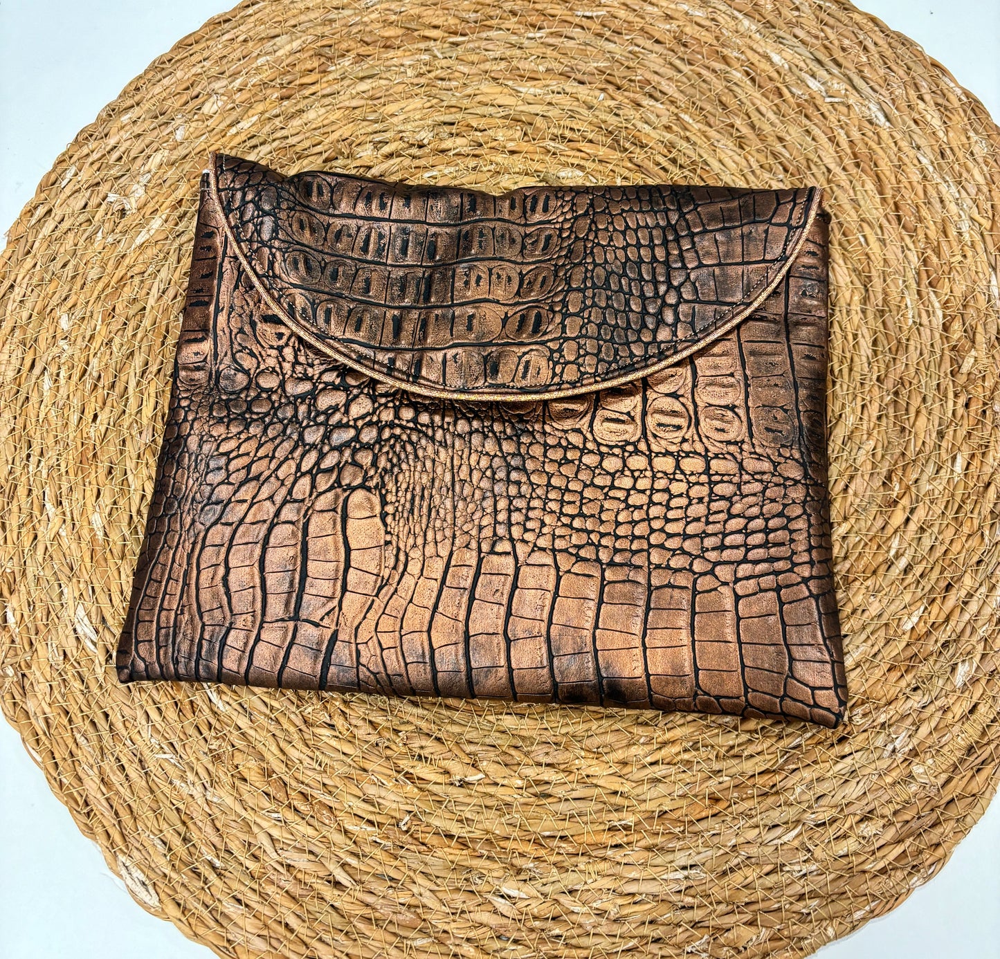 Pochette plate simili cuir Croco Bronze