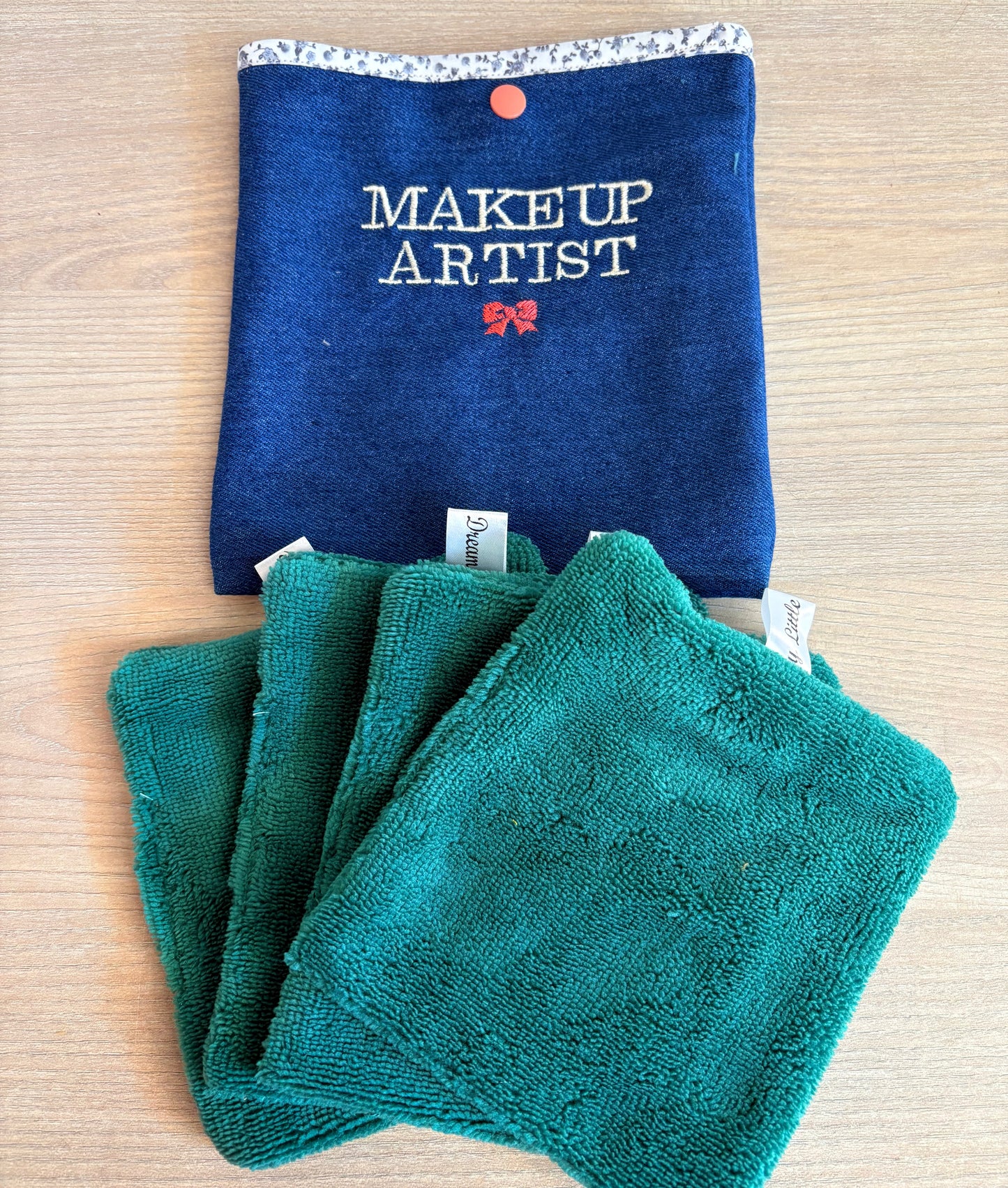 Pochette Make up Artist avec Lingettes Démaquillantes XL en Bambou – Élégance et Écologie