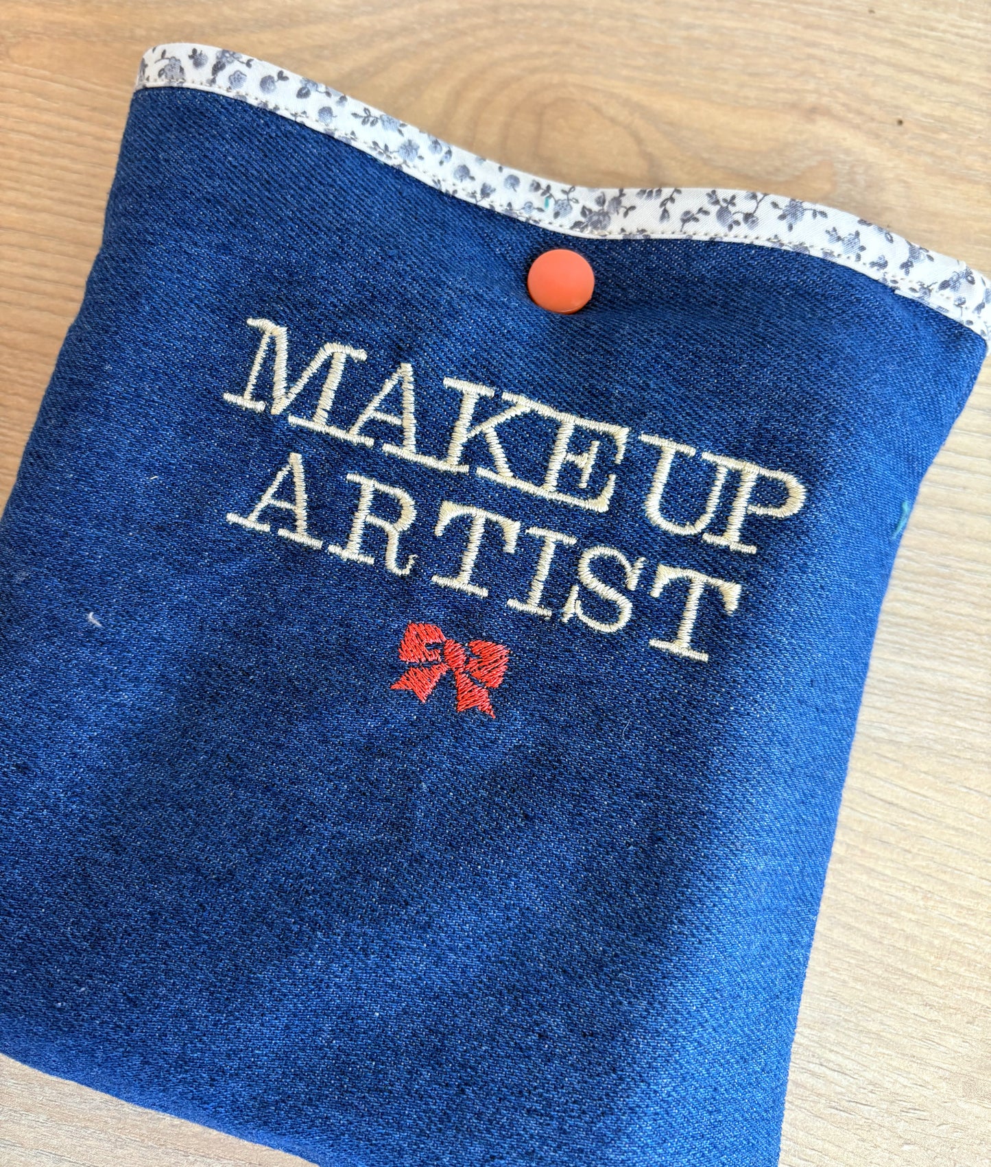 Pochette Make up Artist avec Lingettes Démaquillantes XL en Bambou – Élégance et Écologie