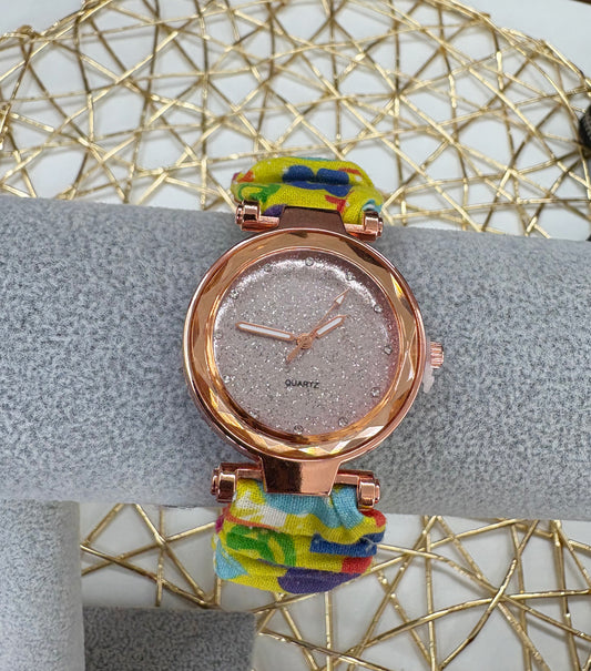 Montre Personnalisée avec Bracelet en Tissu Élastique - Confortable, Ajustable et Tendance